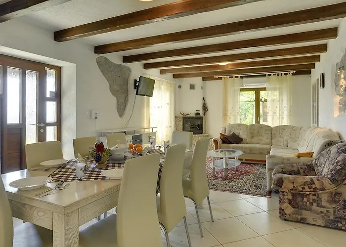 Bella Villa