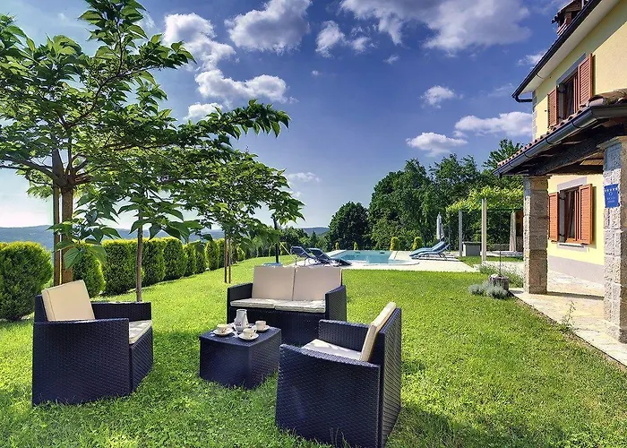 Bella Villa *