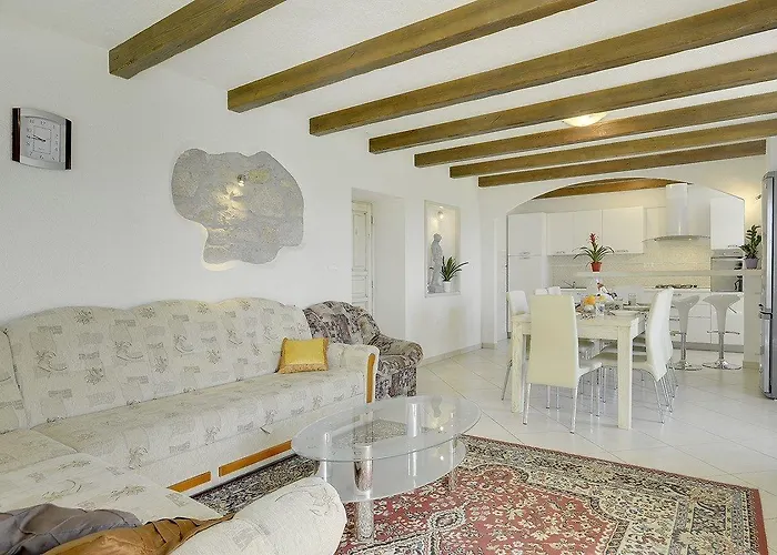 Bella Villa